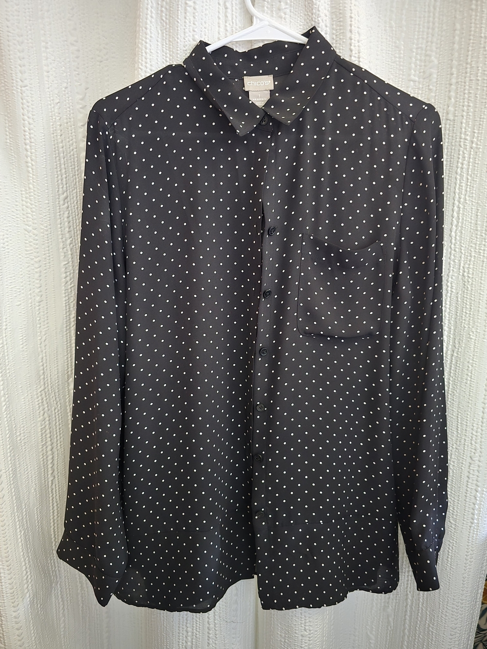 Womens 8/10 Chico's Black Polka Dot Button-Up Blouse